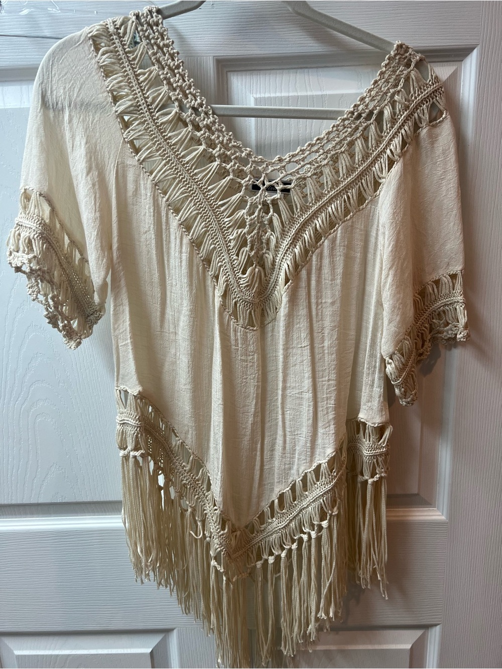 ViVI Cream Crochet Fringe Tunic Top